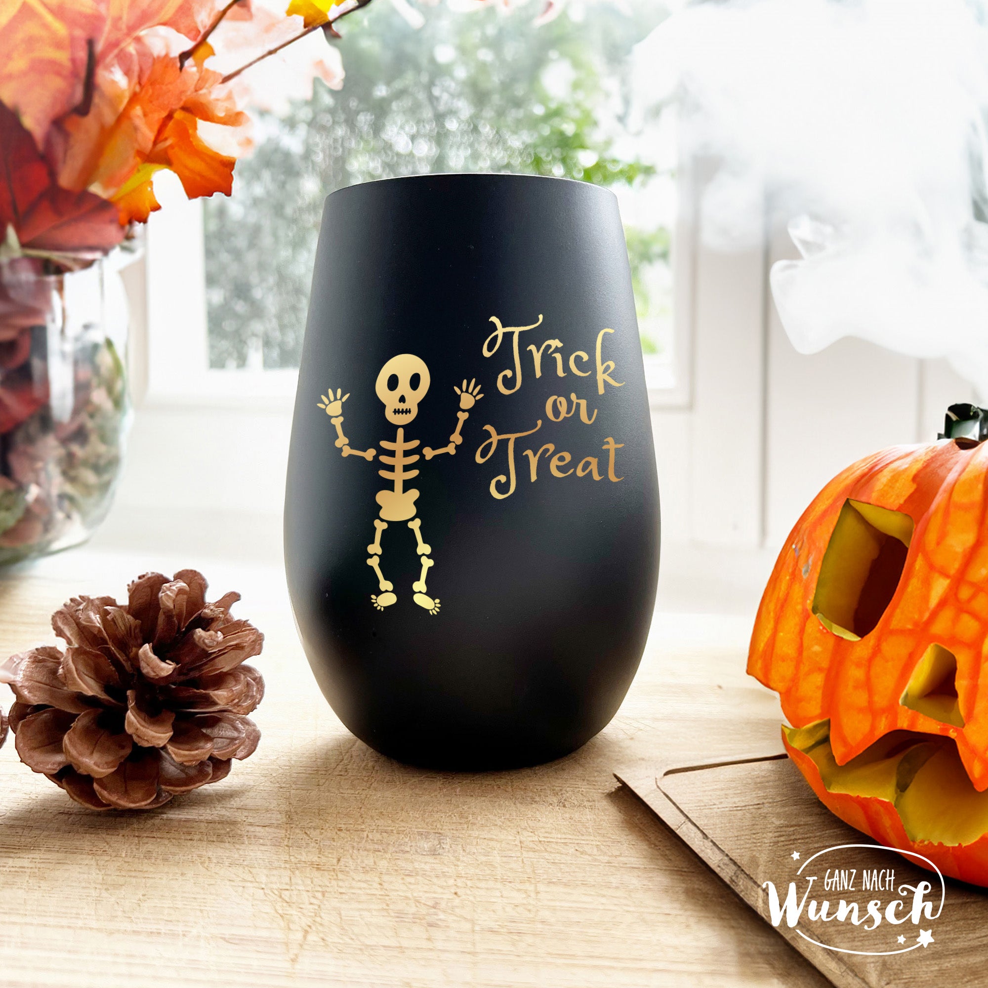 Halloween - Gruseliges Skelett Trick or Treat - Graviertes Windlicht