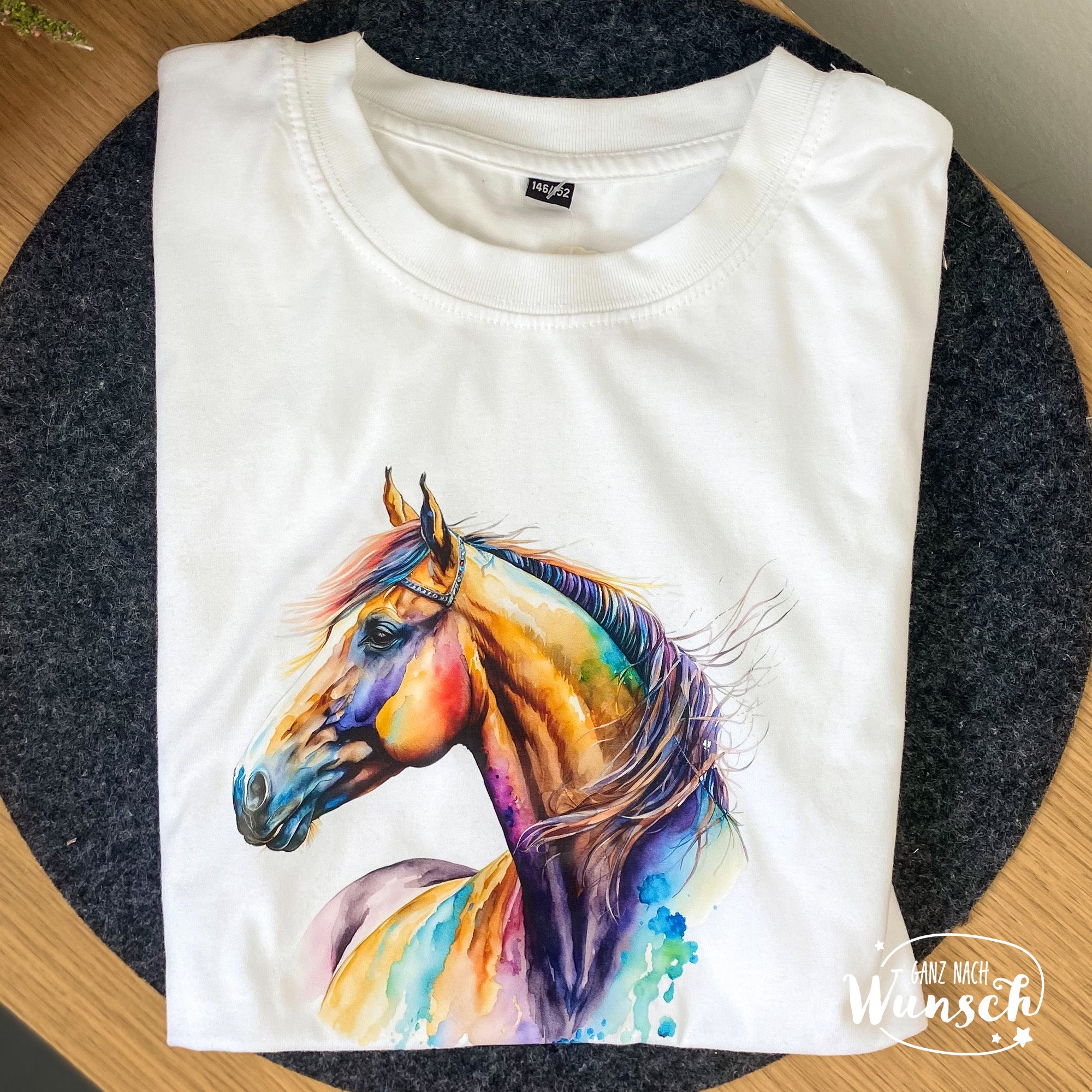 Kindershirt mit Pferdemotiv, Aquarell, Geschenk für Pferdemädchen
