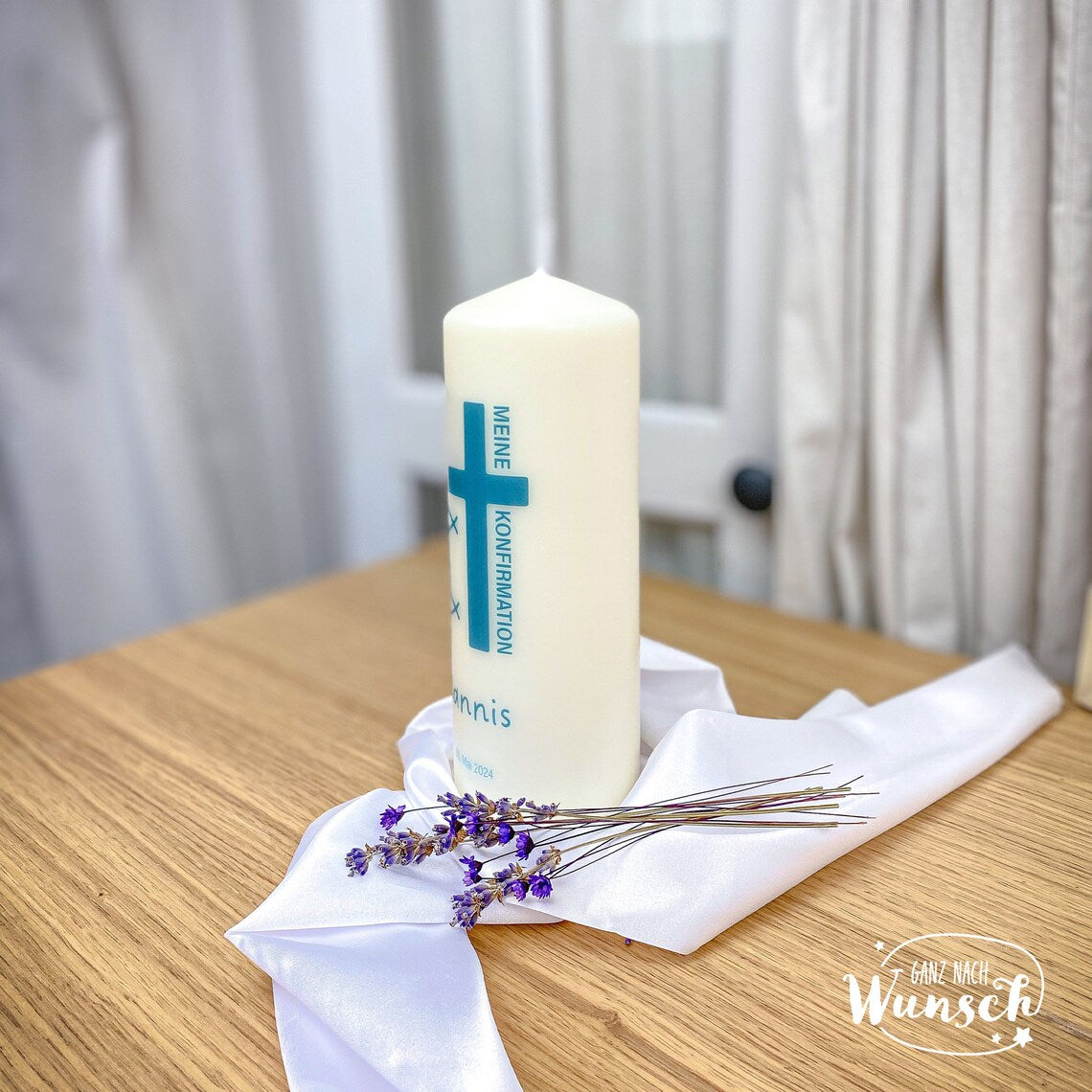 Personalisierte Konfirmationskerze mit Kreuz und Fischen, besonders auch zur Geburt, Kommunion, Hochzeit oder anderer besonderer Anlass