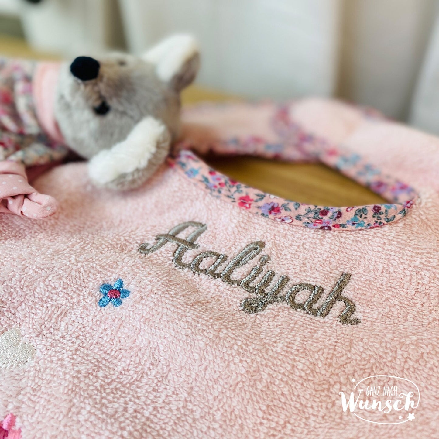 Personalisiertes Lätzchen | mit Klettverschluss | Sterntaler | Baby Lätzchen mit Namen | Maus Marbel | Esel Emmi | Klettlätzchen | Baumwolle