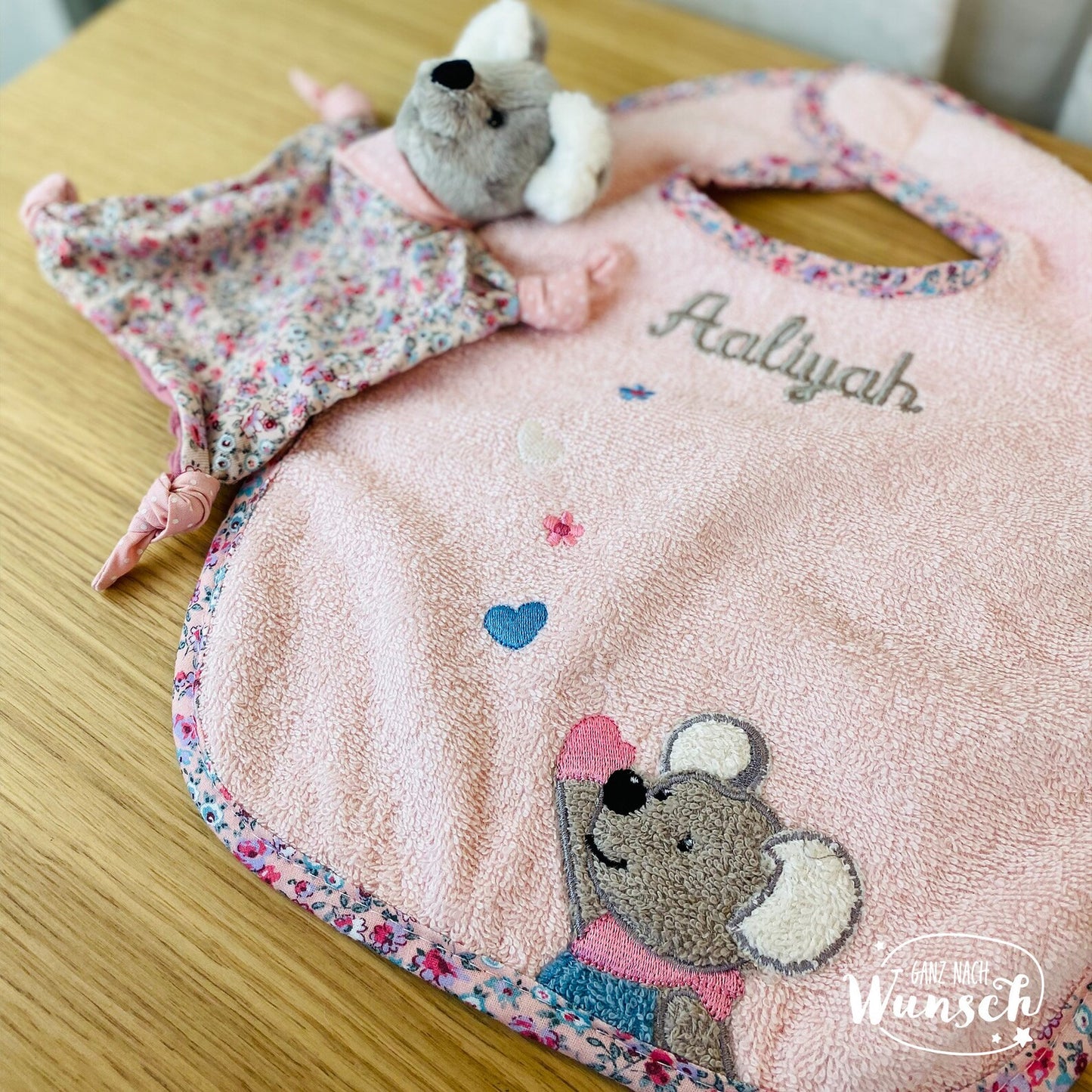 Personalisiertes Lätzchen | mit Klettverschluss | Sterntaler | Baby Lätzchen mit Namen | Maus Marbel | Esel Emmi | Klettlätzchen | Baumwolle