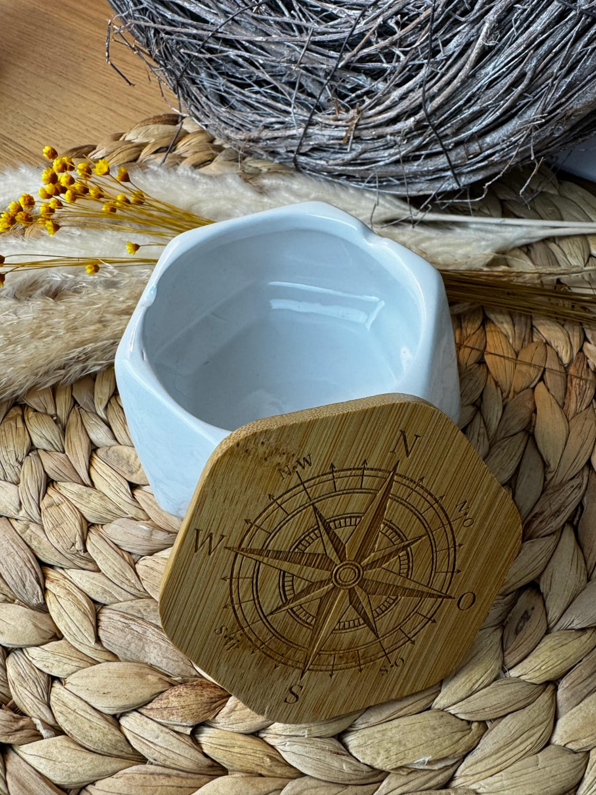 Aschenbecher mit Bambusdeckel | Keramik | Mit Gravur | 12,5 cm | Geschenk | Raucheraccessoire | Modern | Outdoor & Indoor