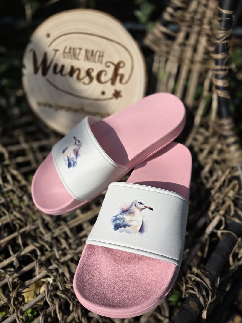 Badeschuhe „Möwentraum“ - perfekt für Urlaub, Strand, Schwimmbad, Sauna, Badelatschen, FlipFlops, Adiletten, Slipper mit Möwenmotiv