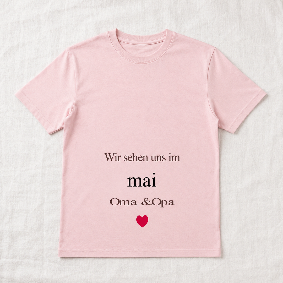 T-Shirt „Wir sehen uns im [Monat]" – Schwangerschaft verkünden | Oma &amp; Opa Geschenk