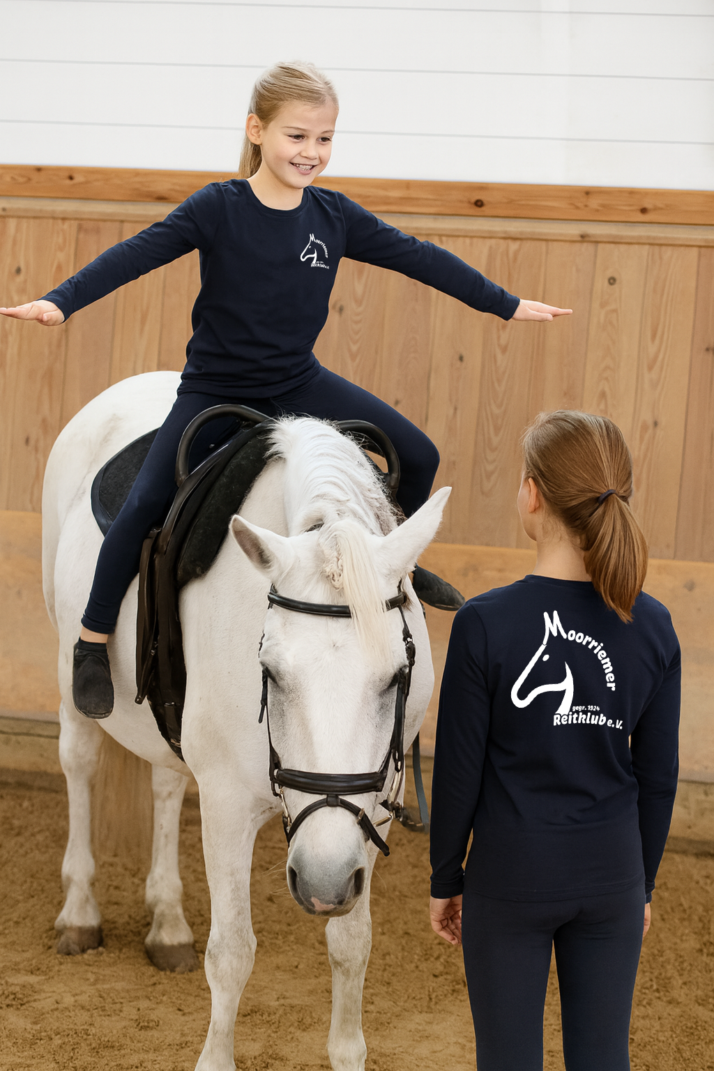 Longsleeve Kids aus Baumwolle - Navy Blau mit Vereinslogo Moorriemer Reitklub