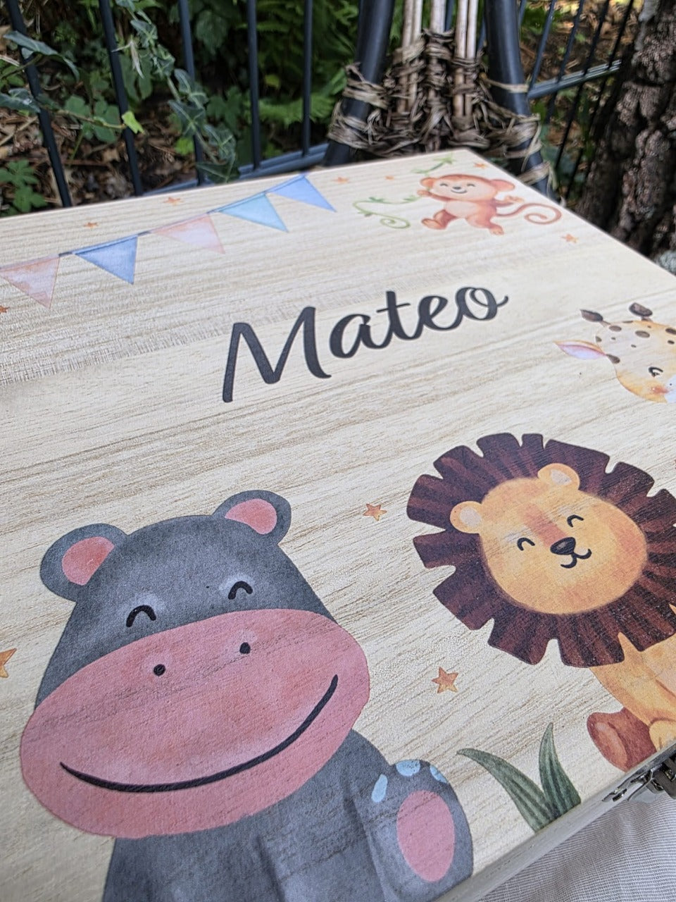 Personalisierte Erinnerungskiste mit Namen, z.B. zur Einschulung, Geburtstag, Geburt, Erinnerungsbox, persönliche Geschenkbox