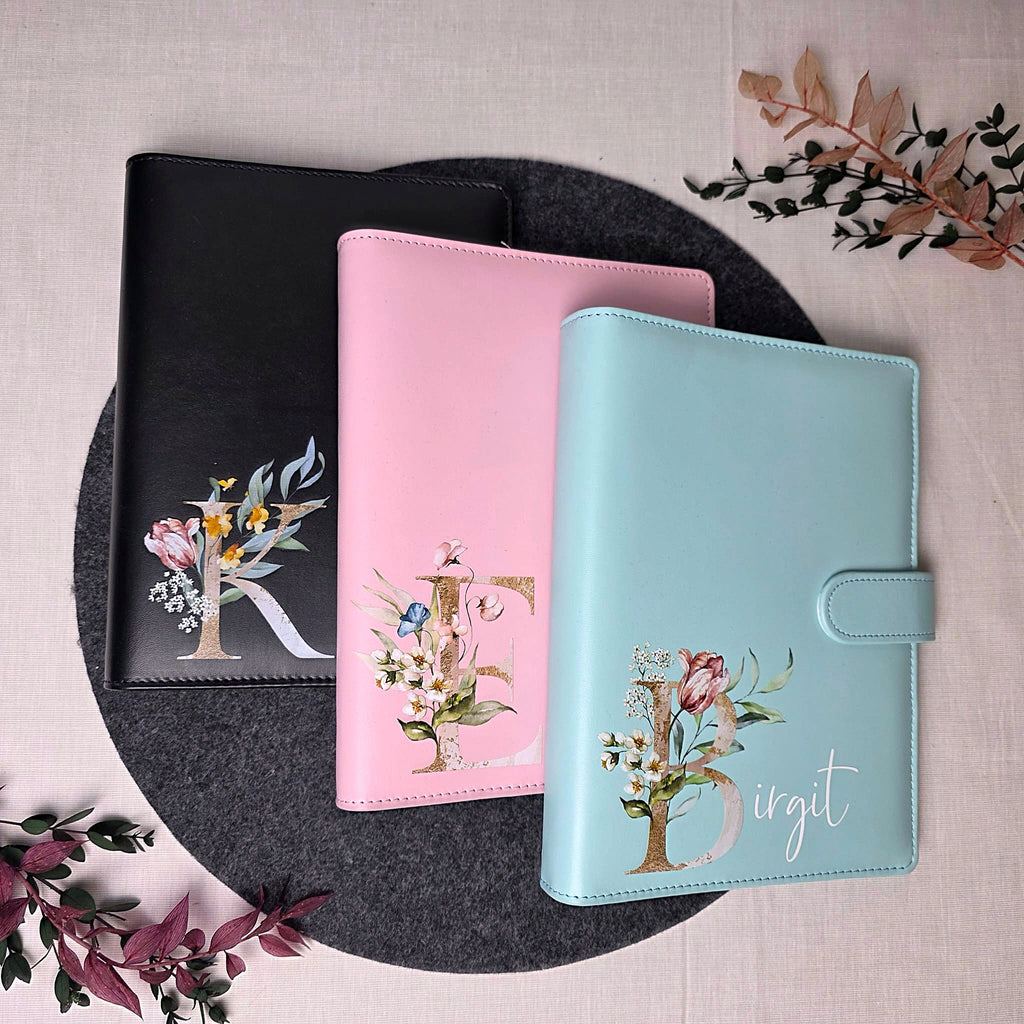 Personalisierter Planer mit floralem Initial – DIN A5 & A6 | 3 Farben | Blanko oder Kariert