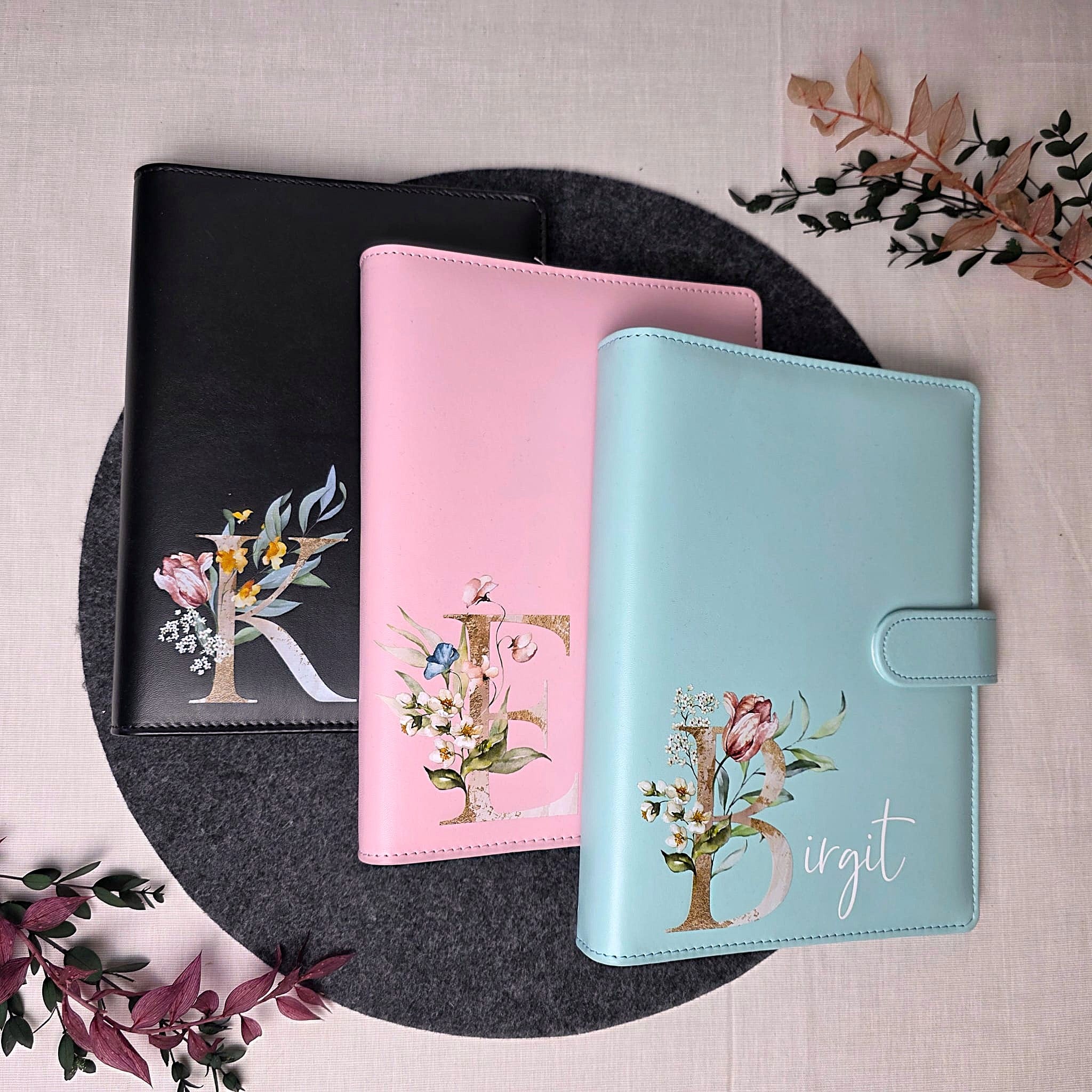 Personalisierter Planer mit floralem Initial – DIN A5 & A6 | 3 Farben | Blanko oder Kariert