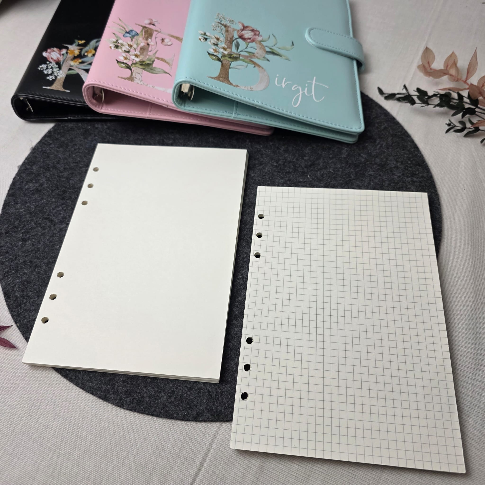 Personalisierter Planer mit floralem Initial – DIN A5 & A6 | 3 Farben | Blanko oder Kariert