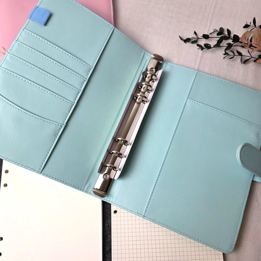 Personalisierter Planer mit floralem Initial – DIN A5 & A6 | 3 Farben | Blanko oder Kariert