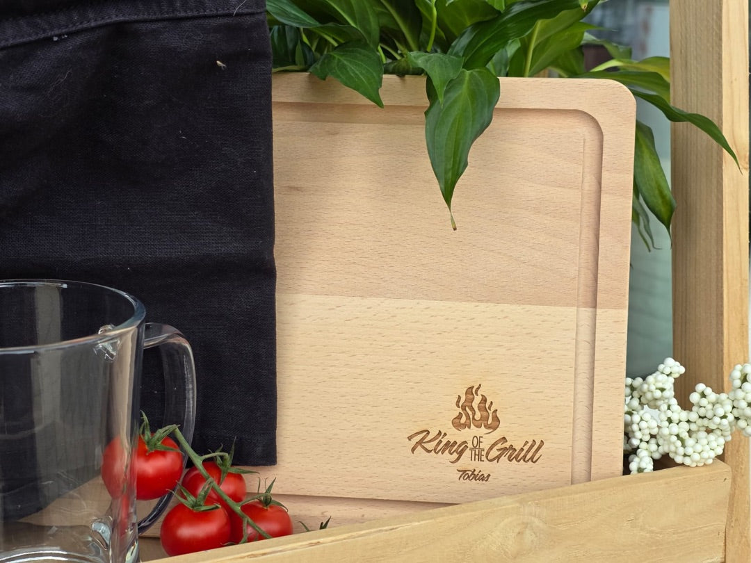 Grillset | Grillschürze | Grillbrett | Grillzange | Geburtstagsgeschenk | Geschenk für Partner | King Of The Grill | Geschenk zum Vatertag