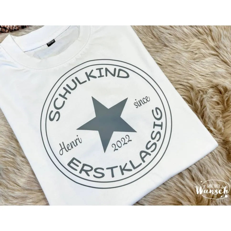 Schulkind-T-Shirt „Erstklassig“ mit Stern und Namen