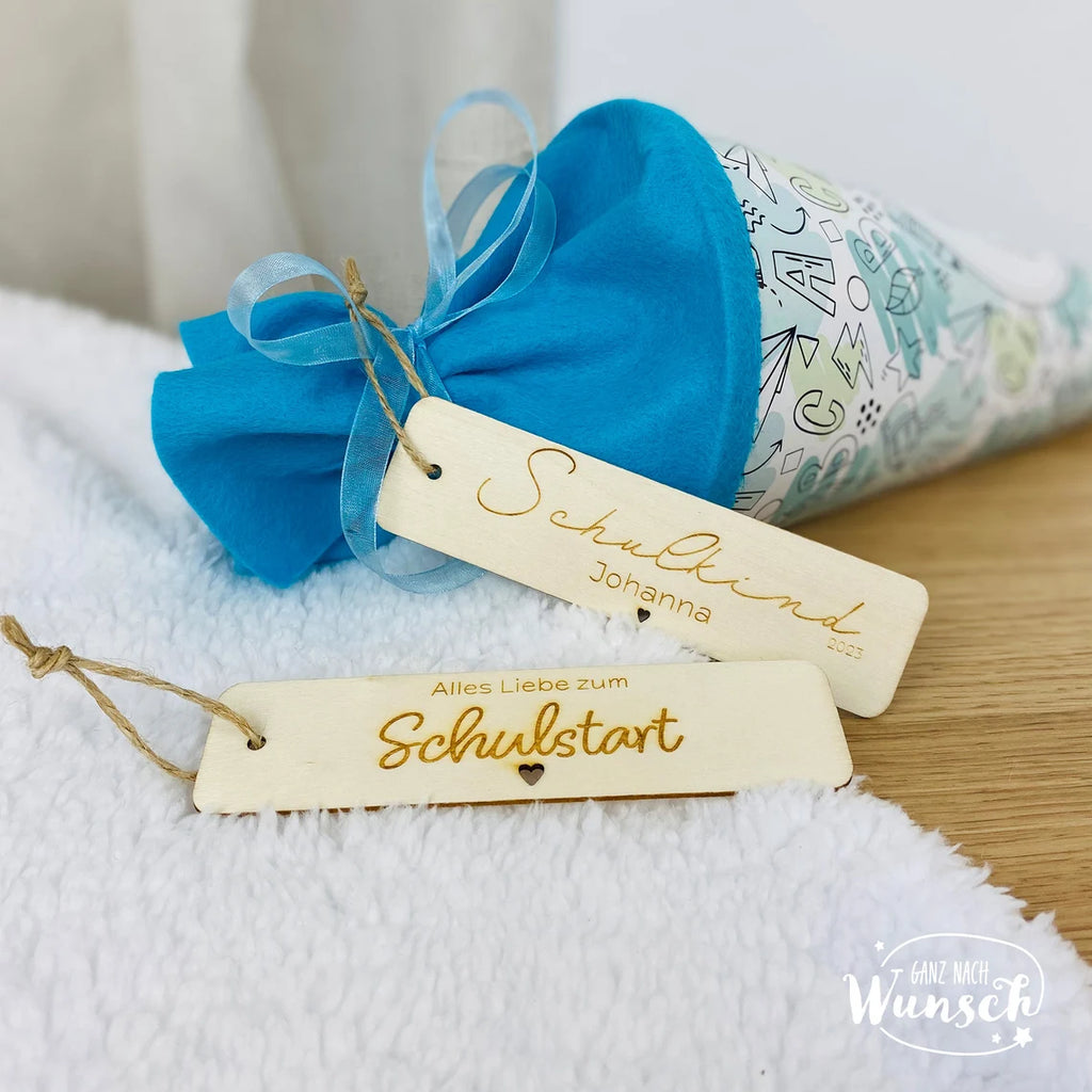 Lesezeichen | Anhänger für Schultüte | Holzanhänger klein | Einschulung | Geschenk erste Klasse | personalisiert | mit Gravur