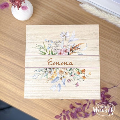 Personalisierte Erinnerungskiste mit Namen, z.B. zur Einschulung, Hochzeit zum Geburtstag, Erinnerungsbox, persönliche Geschenkbox