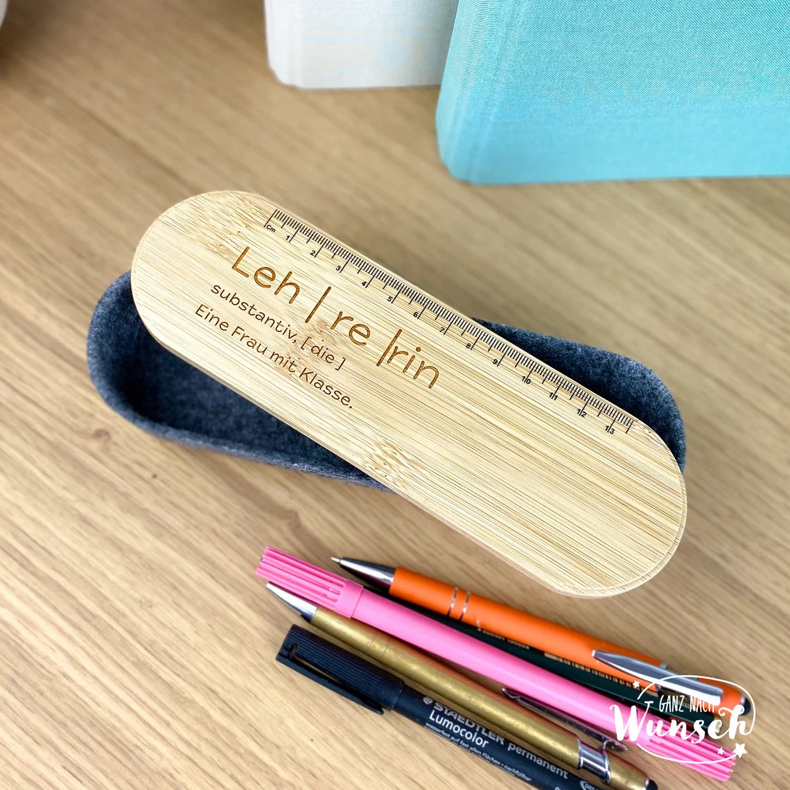 Graviertes Federmäppchen Etui aus Filz und Holz | Stifteetui | Stiftebox | Handyhalterung | Geschenk Lehrerin, Schule | Geburtstagsgeschenk