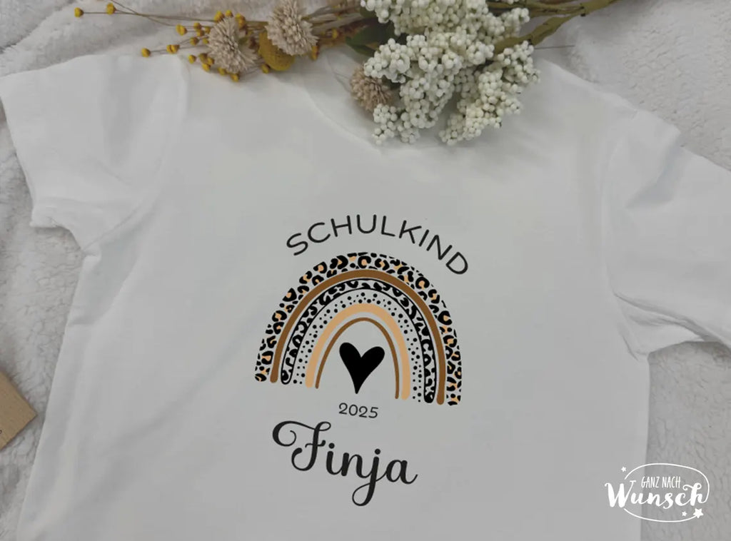 Kids Shirt - Schulkind+Regenbogen | Leoprint | Einschulung Geschenk | Erste Klasse | 100% Baumwolle | Personalisierbar | Schulkind | Leo