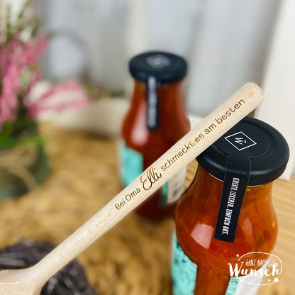 Personalisierter Kochlöffel aus Holz mit Gravur: Bei Oma/Opa schmeckts am besten!