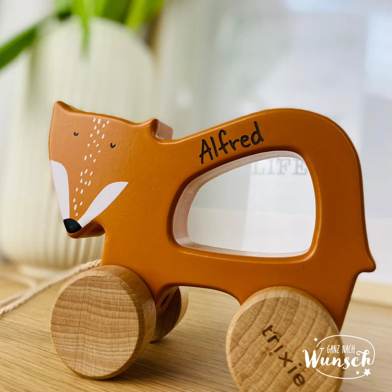 Trixie Holzspielzeug mit Namen Personalisiertes Spielzeug Geschenk zur Geburt Taufe Babyparty Geburtstag Kindergarten Patengeschenk