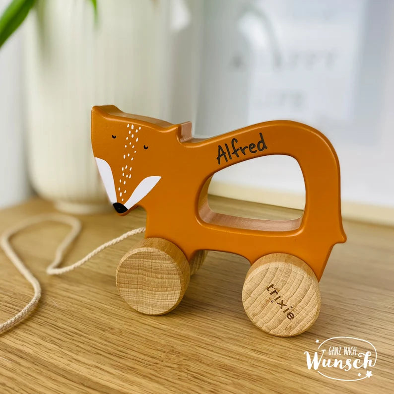 Trixie Holzspielzeug mit Namen Personalisiertes Spielzeug Geschenk zur Geburt Taufe Babyparty Geburtstag Kindergarten Patengeschenk