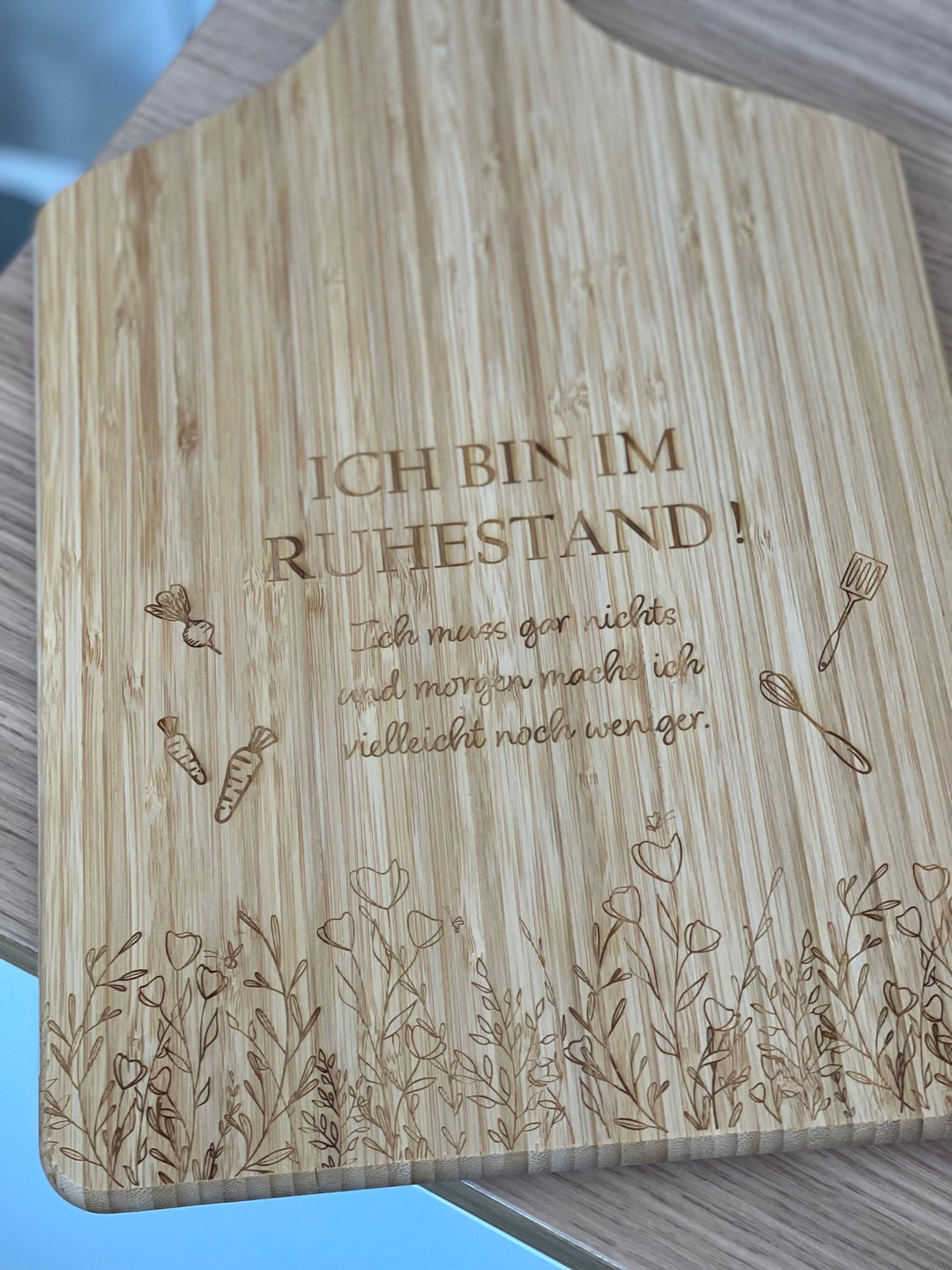 Schneidebrett „Rentner/Rentnerin“ mit Gravur