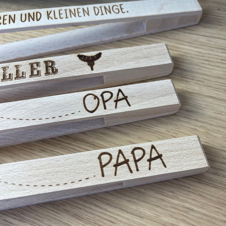 Grillzange aus Holz mit Wunschgravur