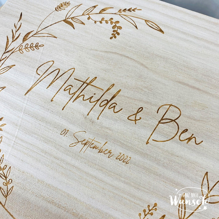 Holzkiste zur Hochzeit – florale oder maritime Gravur