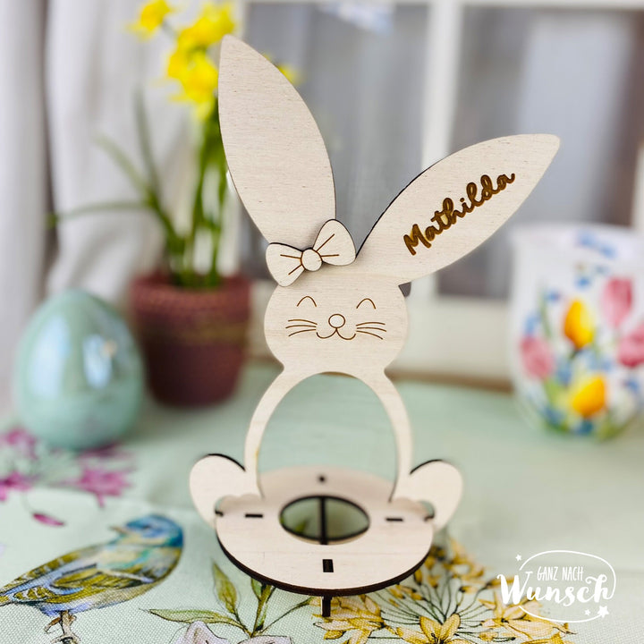 Eierbecher „Hase“ aus Holz mit Namen