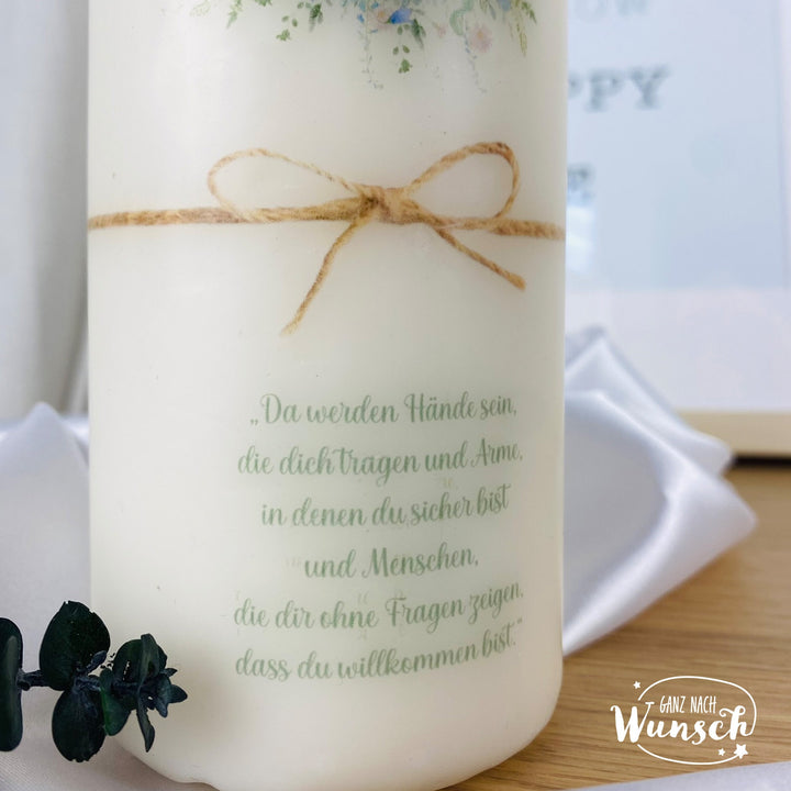 Kerze mit Blumenkranz und Wunschspruch