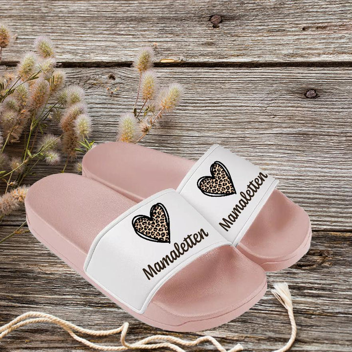 Badelatschen Mamaletten – Schriftzug &amp; Herz mit Leoprint – personalisierbar