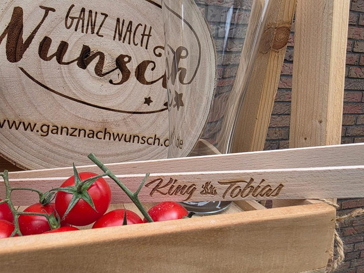 Grillset „King of the Grill“ mit Schürze, Brett und Zange