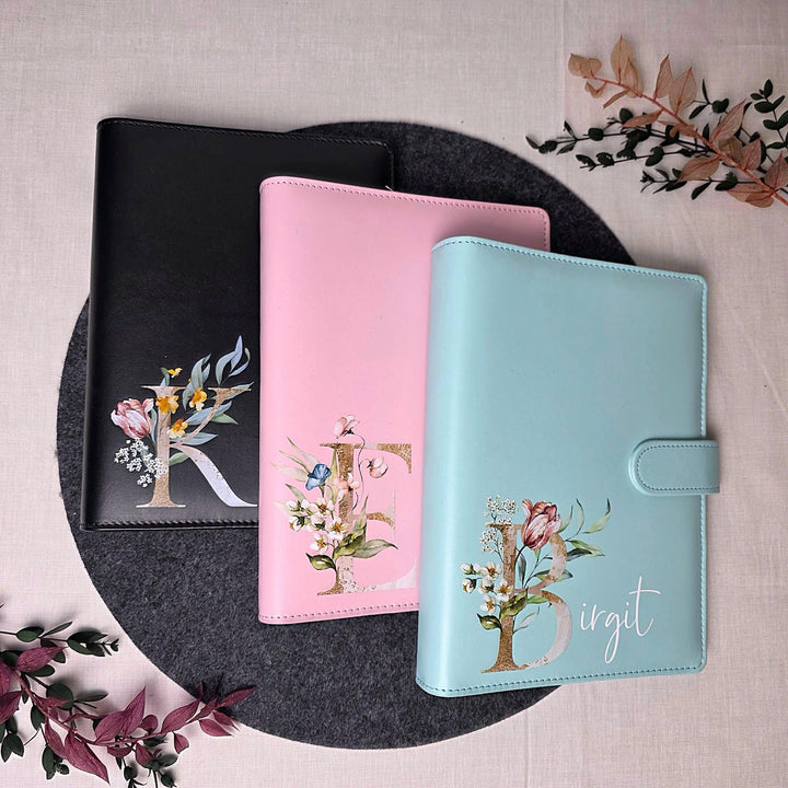 Planer mit floraler Initiale – personalisiert