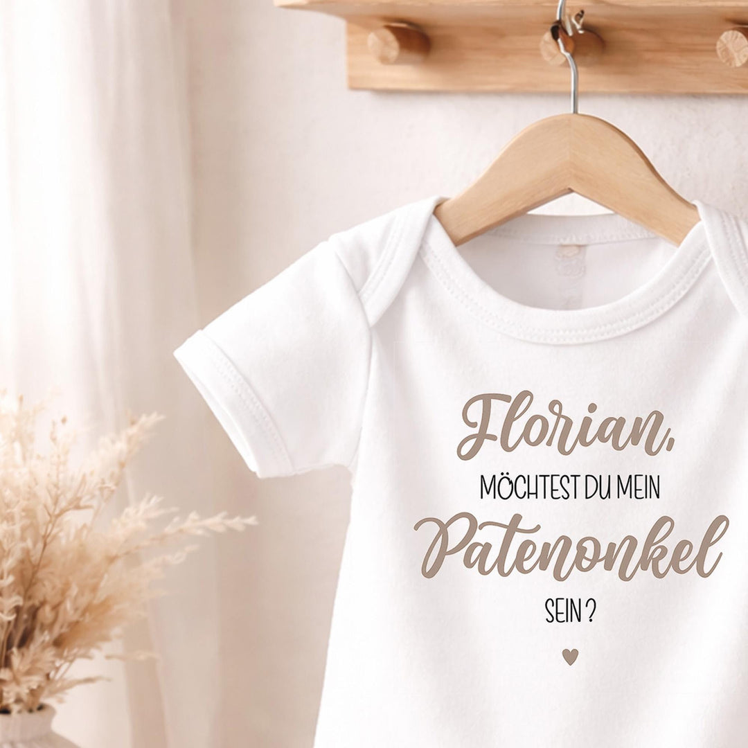 Babybody mit Patenschaftsfrage