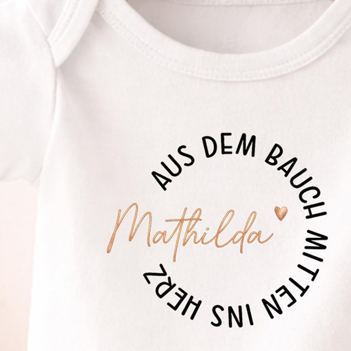 Babybody „Aus dem Bauch mitten ins Herz“ mit Namen