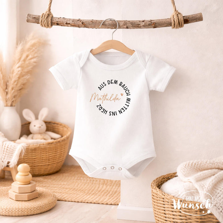 Babybody „Aus dem Bauch mitten ins Herz“ mit Namen