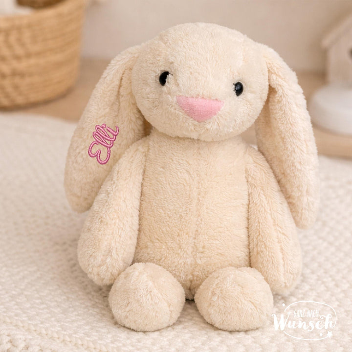 Stoffhase mit Namen am Ohr