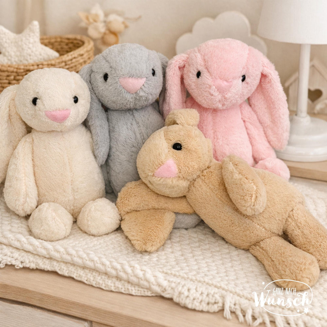 Stoffhase mit Namen am Ohr