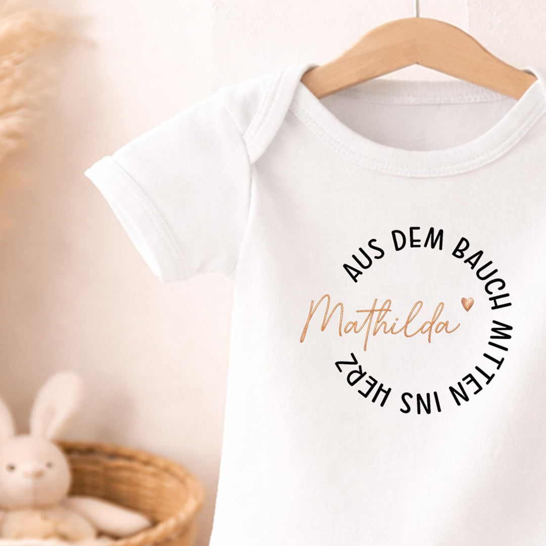 Babybody „Aus dem Bauch mitten ins Herz“ mit Namen