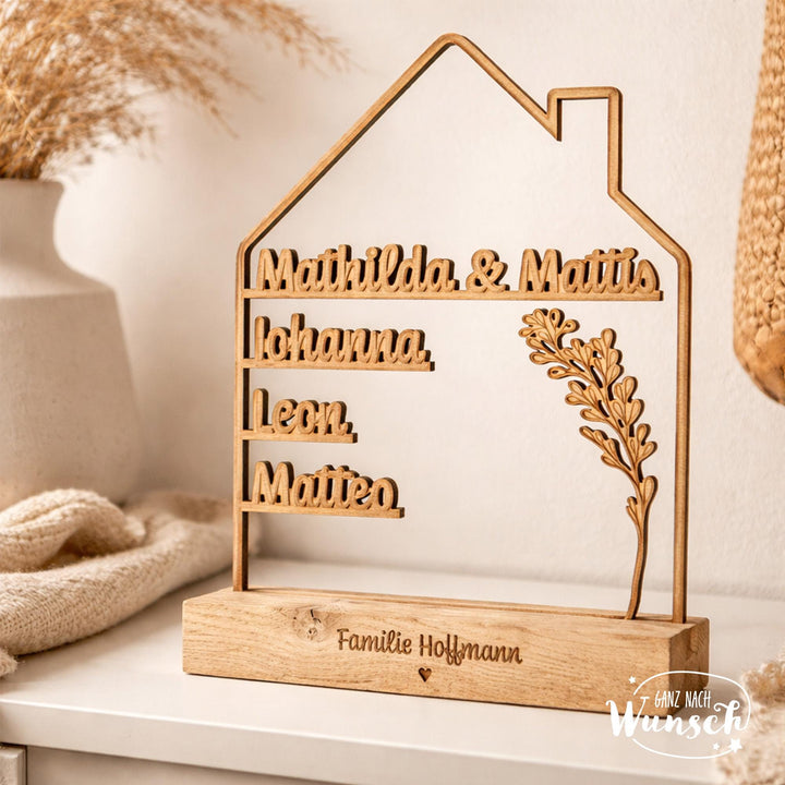 Familienaufsteller aus Holz mit Familien- und Kindernamen