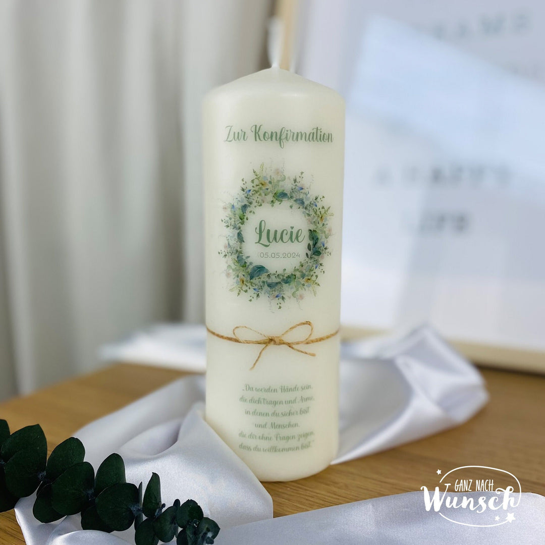 Kerze mit Blumenkranz und Wunschspruch – personalisiert