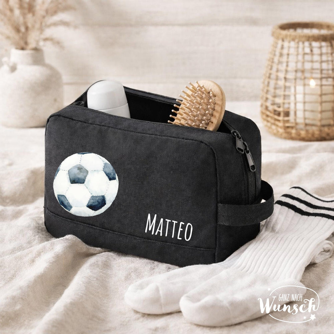 Kulturbeutel für Kinder mit Fußball-Motiv – personalisiert mit Namen