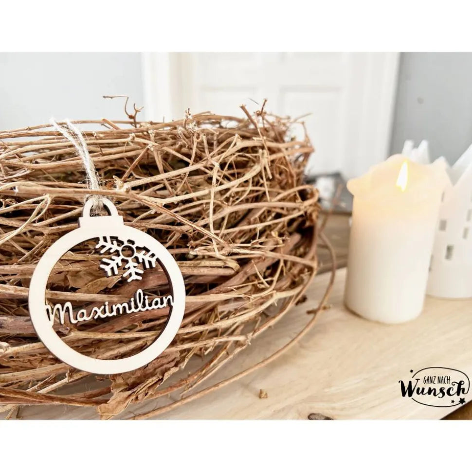 Weihnachtsanhänger aus Holz mit Namen