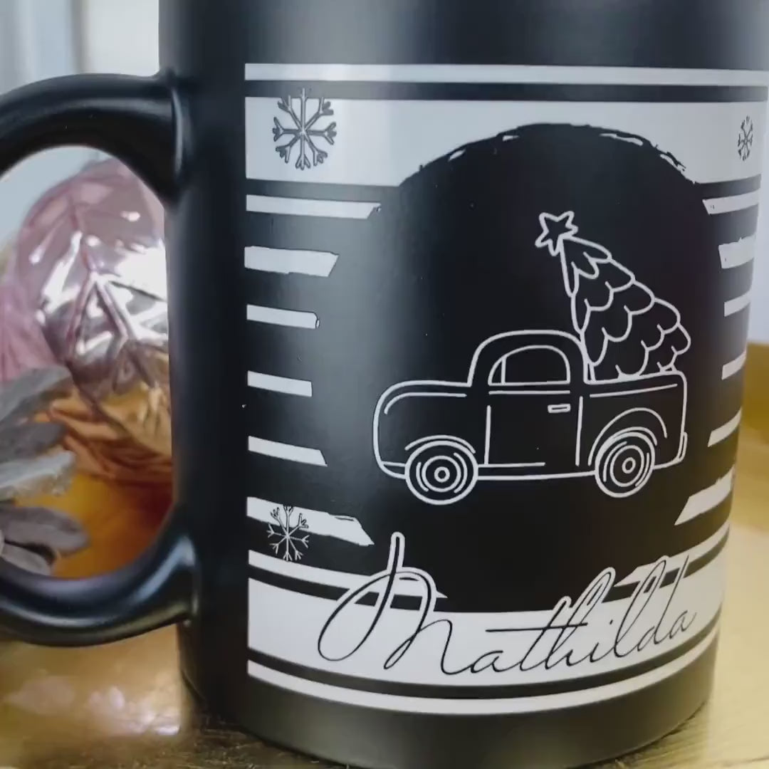 Personalisierte Tasse mit Weihnachtsmotiv | Keramikbecher | Keramiktasse | Becher mit Gravur | Weihnachtsgeschenk personalisiert