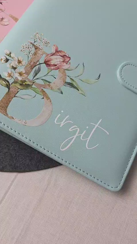 Personalisierter Planer mit floralem Initial – DIN A5 & A6 | 3 Farben | Blanko oder Kariert