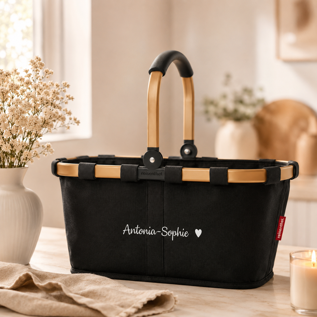 Reisenthel Carrybag „Herz mit Namen“ – geplottet & personalisiert