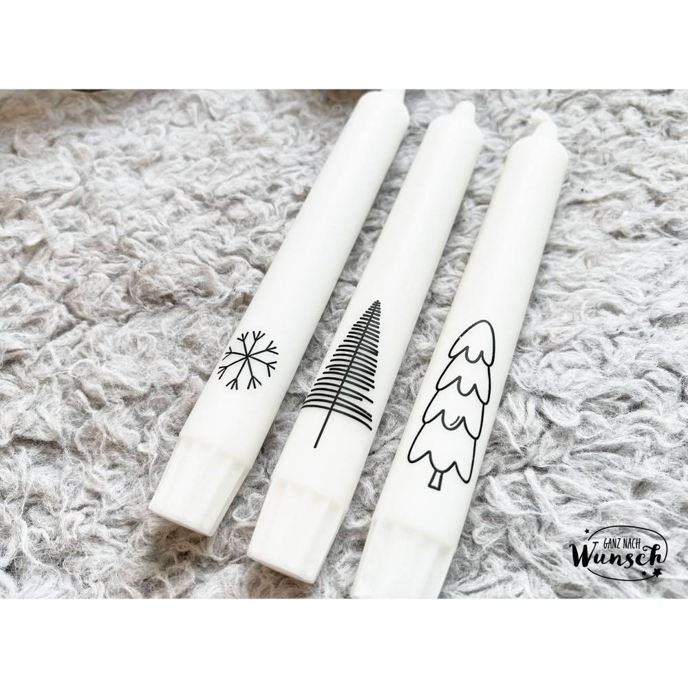 Stabkerze mit Wunschtext und Tannenbaum-Motiv