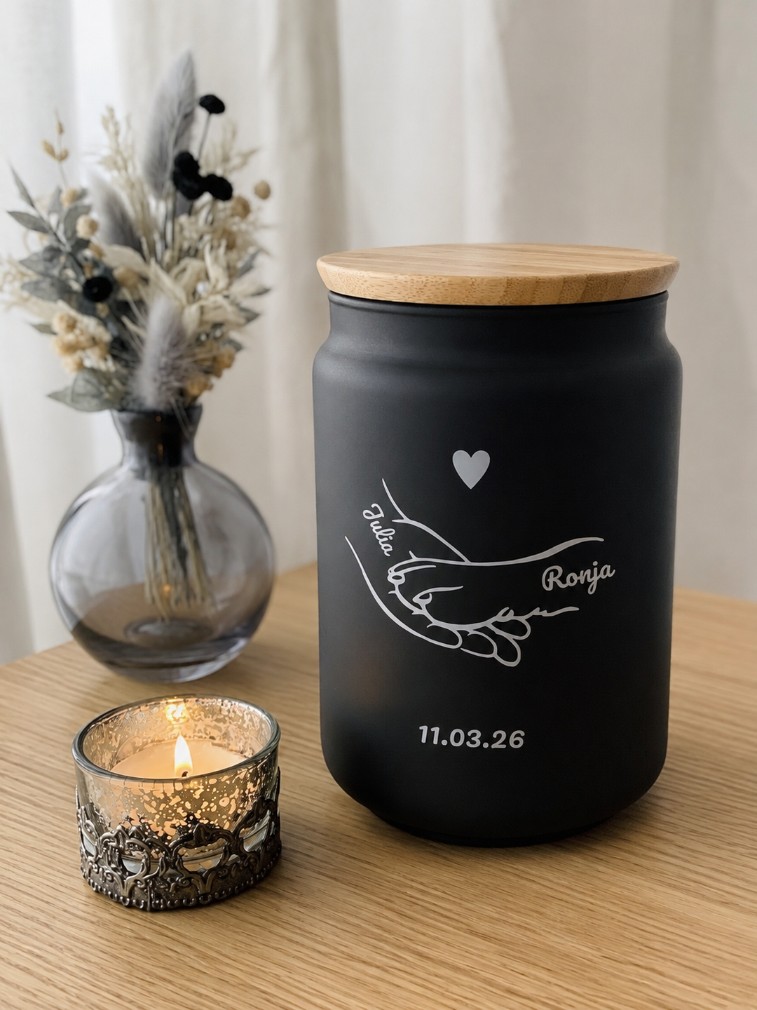 Tierurne „Hand &amp; Pfote“ – personalisiert mit Name und Sterbedatum
