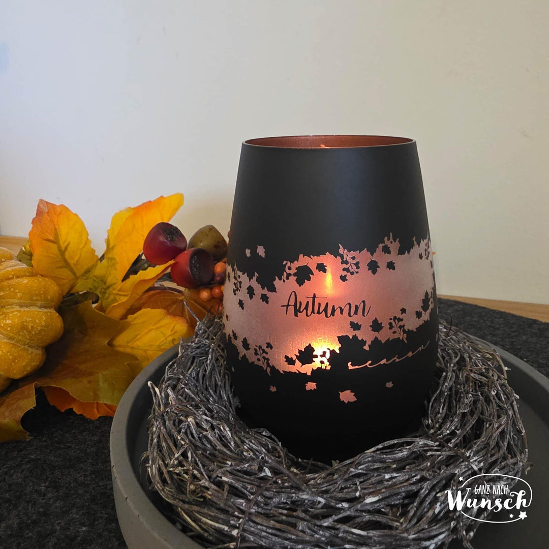 Windlicht „Autumn“ aus Kristallglas – mit Blätter-Gravur